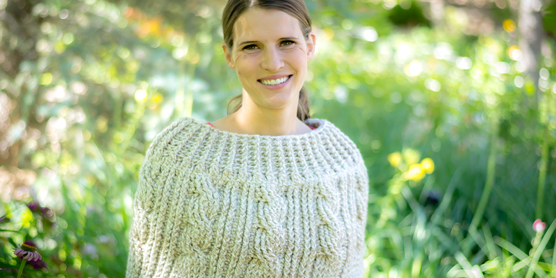 Chunky Cabled Capelet